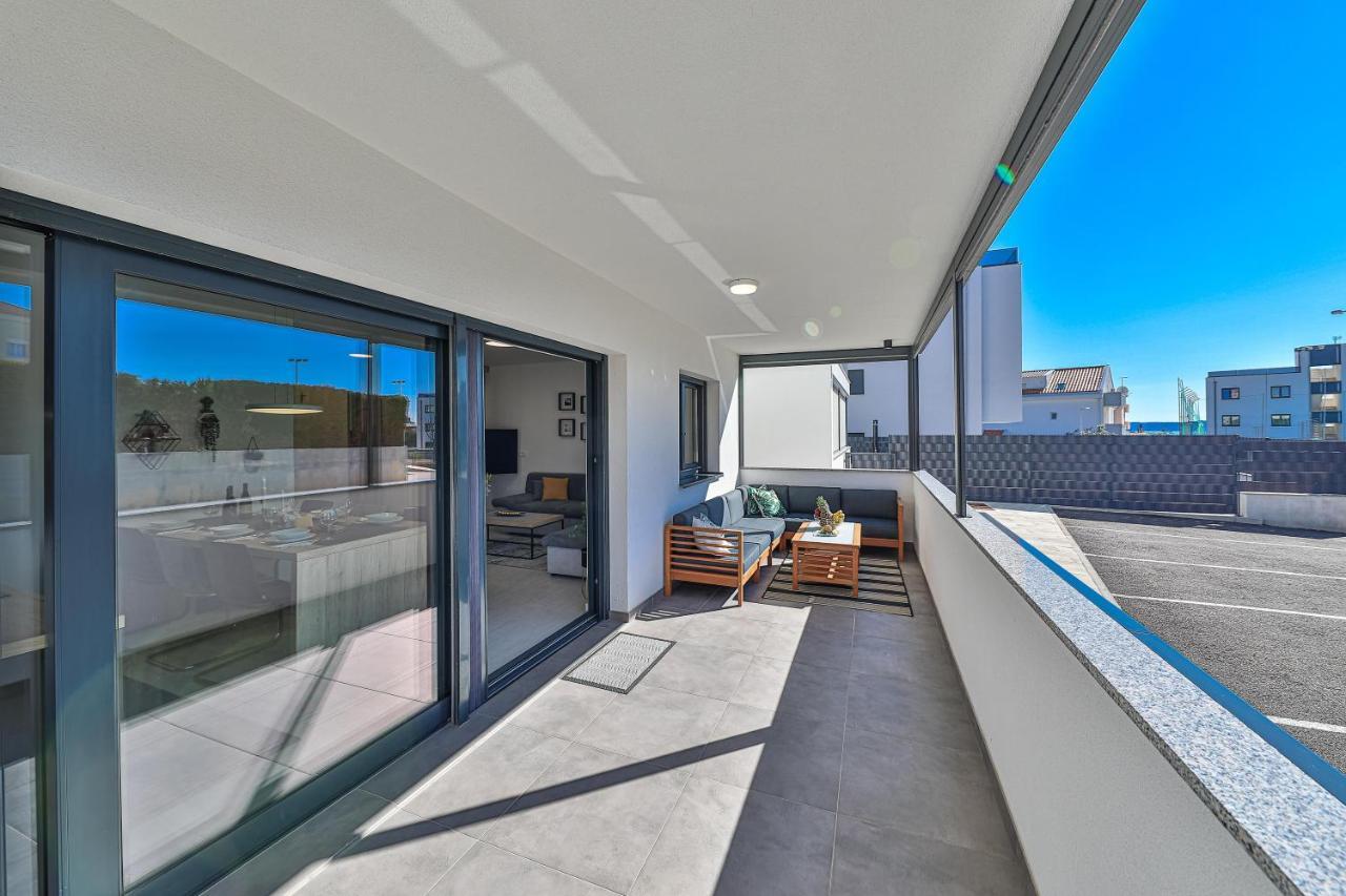 Luxury Apartment Pia With Swimming Pool And Grill 트로기르 외부 사진